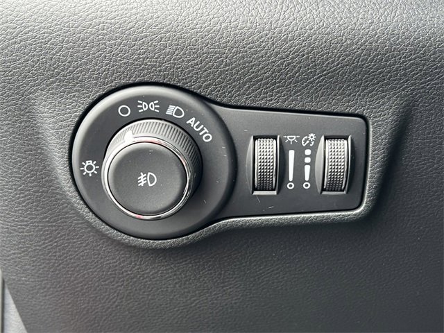 New 2025 Jeep Compass Limited image 16