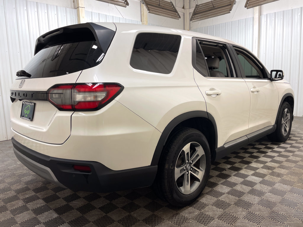 Used 2025 Honda Pilot EX-L image 46