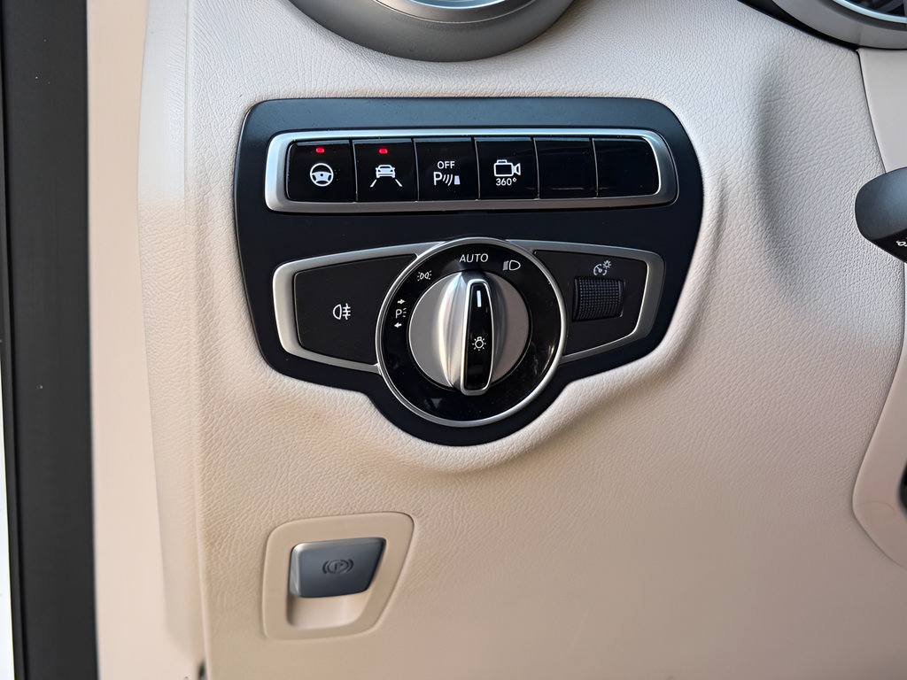 Used 2016 Mercedes-Benz GLC 300 image 27