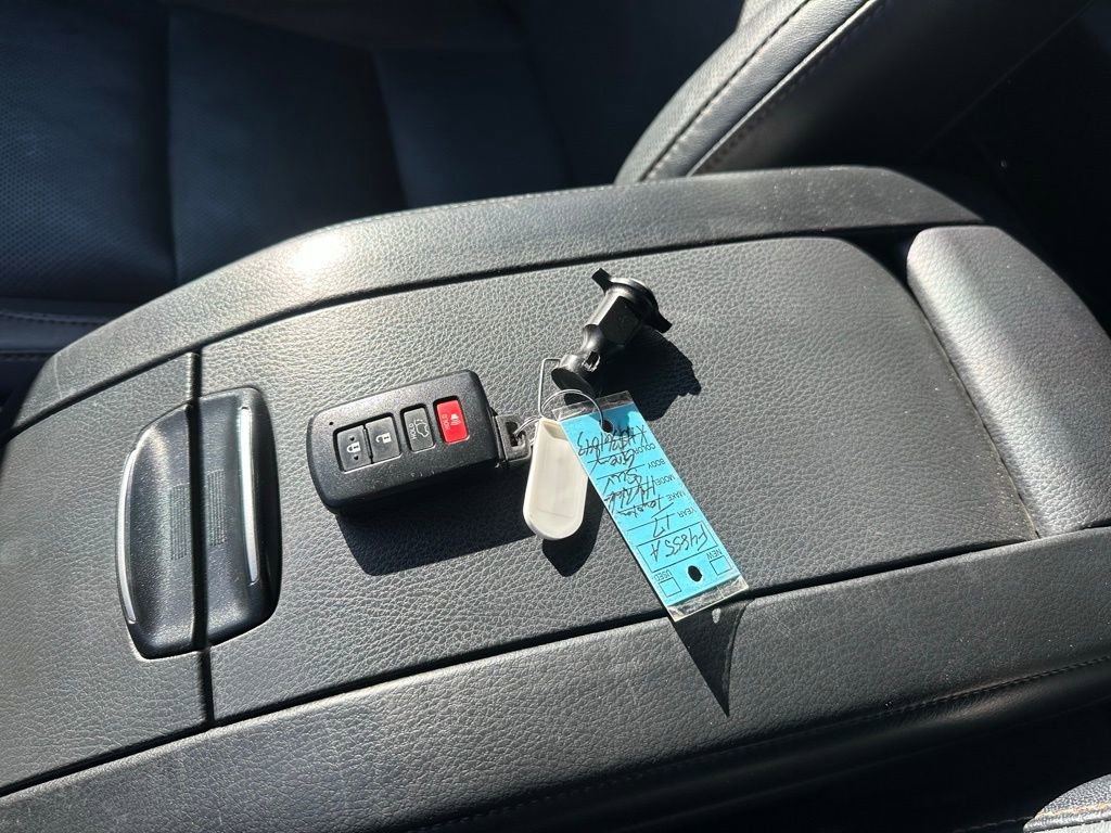 Used 2017 Toyota Highlander Limited image 34