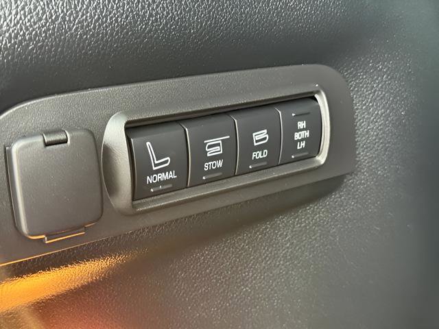 Used 2018 Ford Explorer Platinum image 21