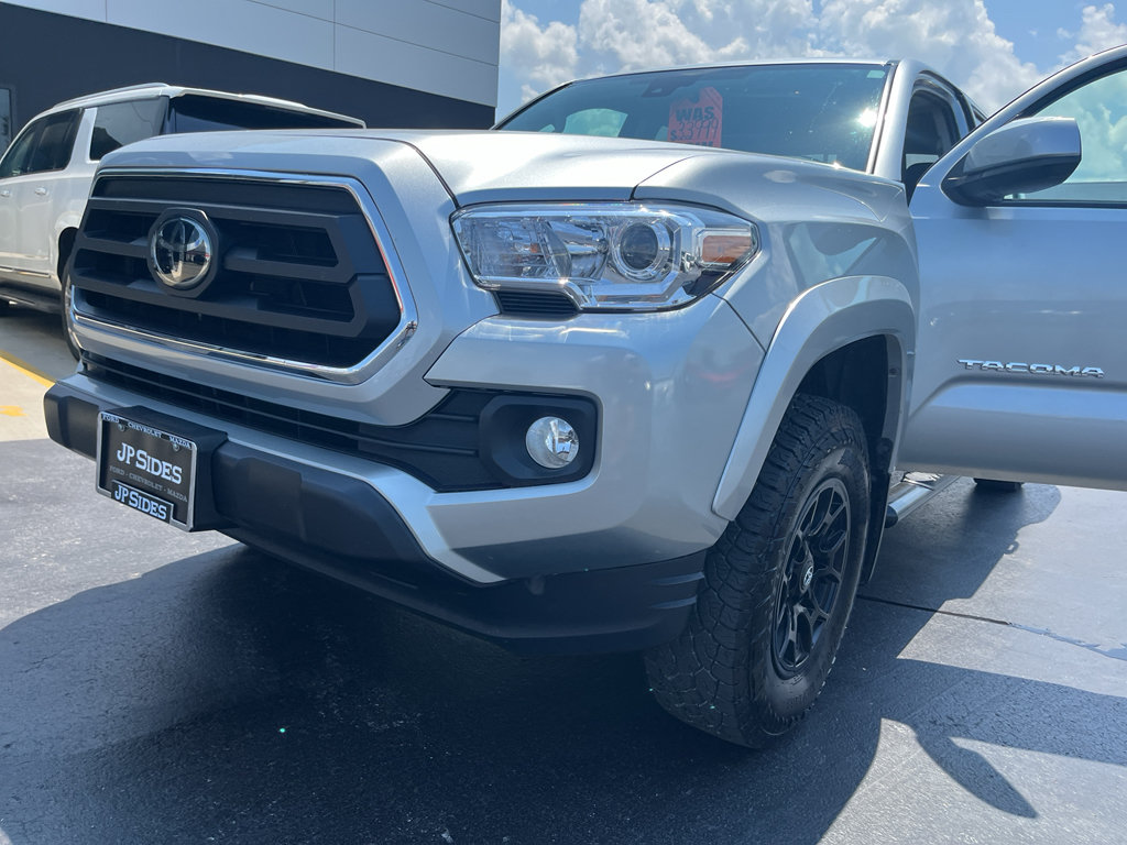 Used 2022 Toyota Tacoma SR5 AWD/4WD image 46
