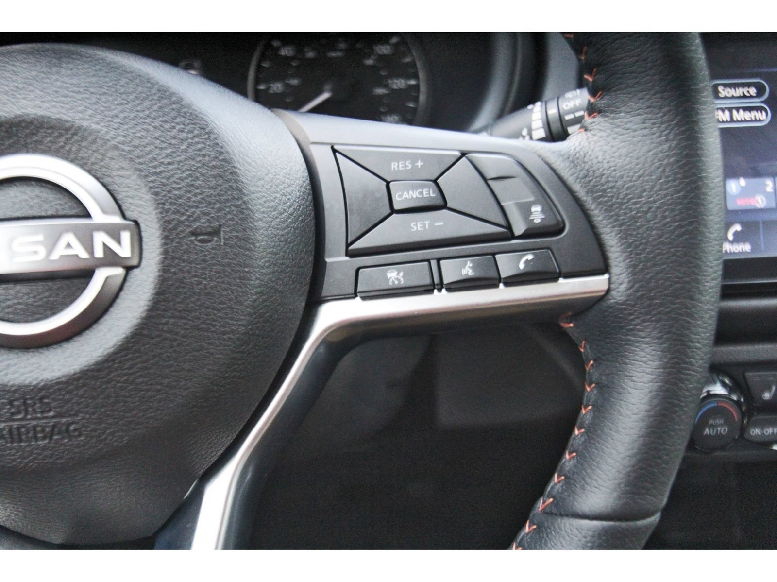 Used 2023 Nissan Kicks SR w/ SR Premium Package FWD image 16
