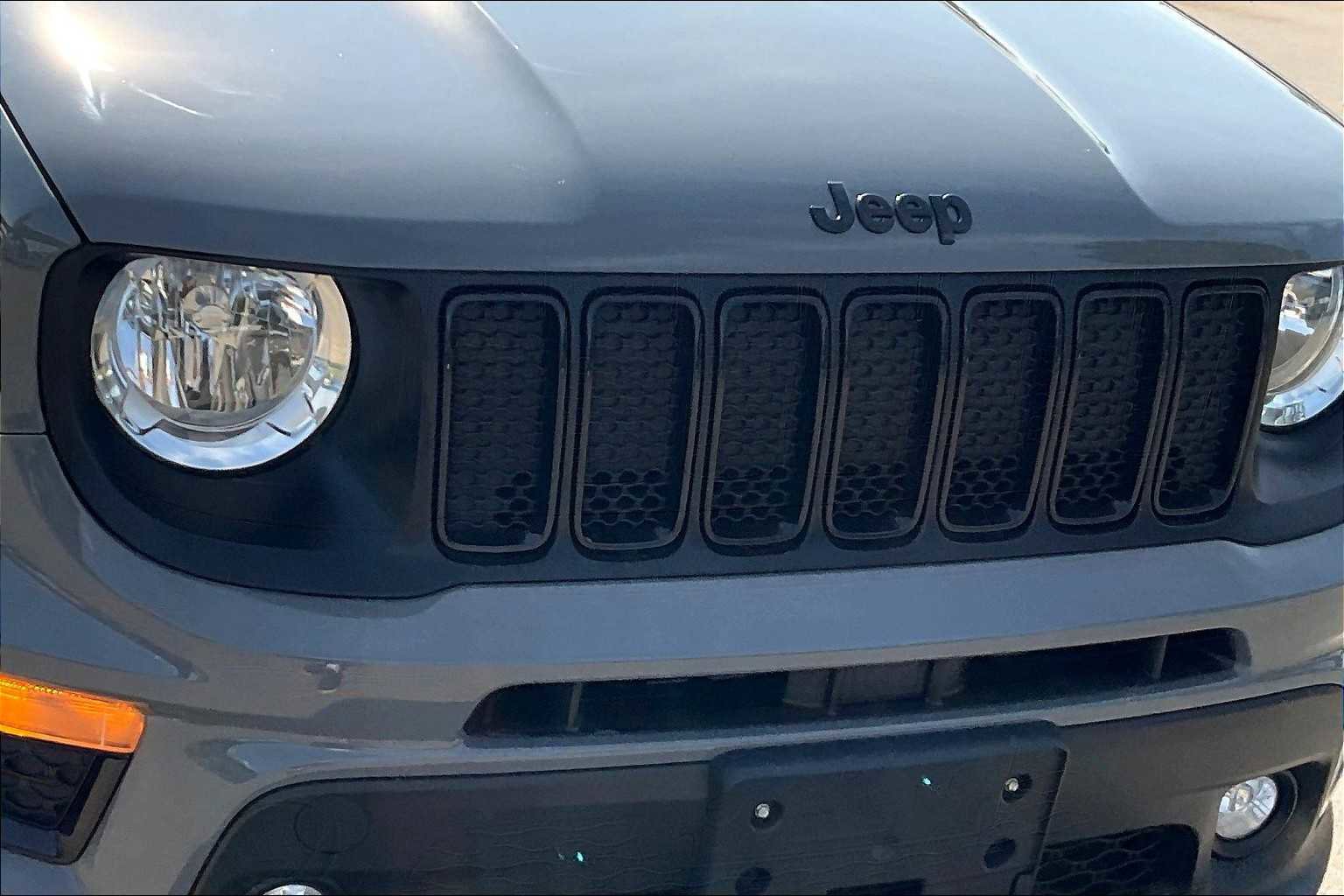 Certified 2022 Jeep Renegade Altitude image 28