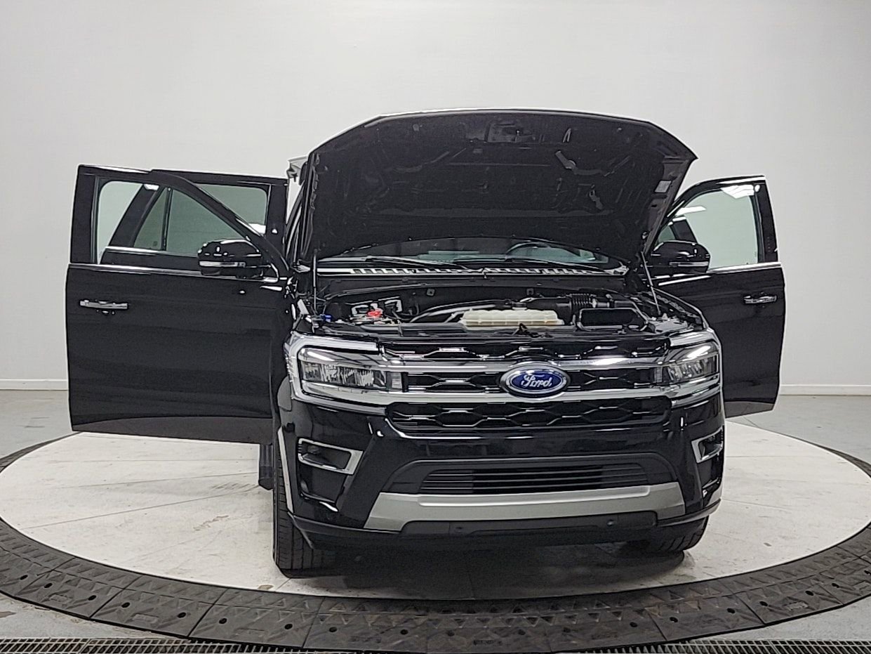 Used 2024 Ford Expedition Limited image 10