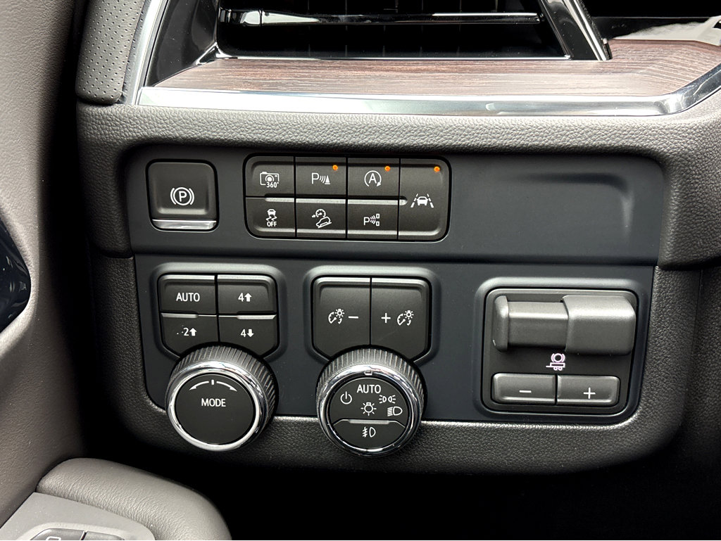 New 2026 Chevrolet Suburban Premier image 14