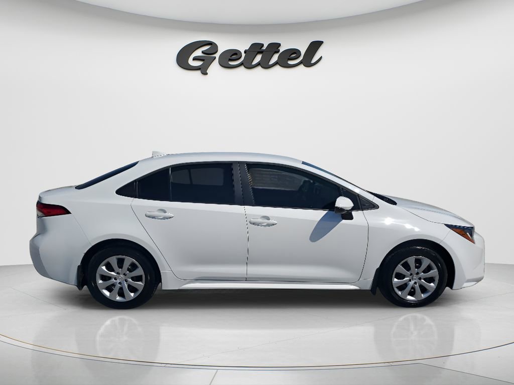 Used 2026 Toyota Corolla LE FWD image 4