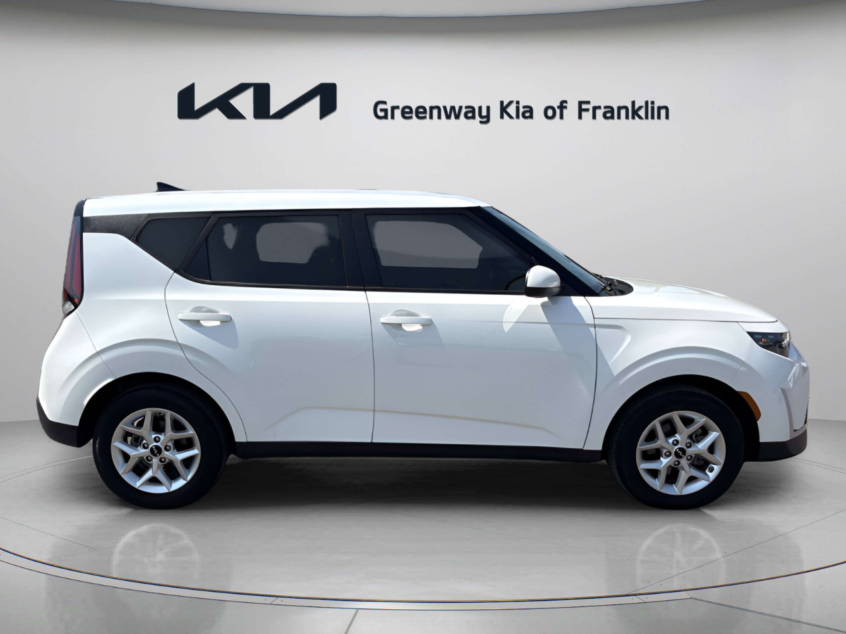 Used 2025 Kia Soul LX w/ LX Technology Package FWD image 8
