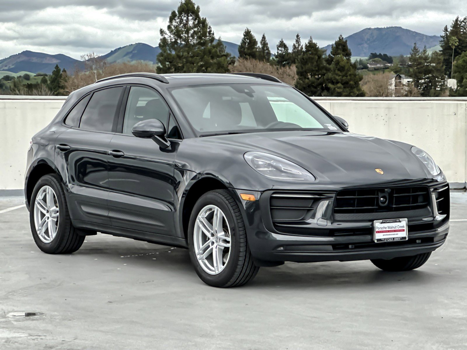 Used 2025 Porsche Macan image 10