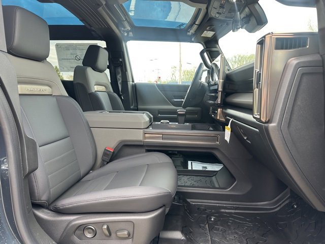 New 2025 GMC Hummer EV 2X w/ LPO, Dark Essentials Package image 7