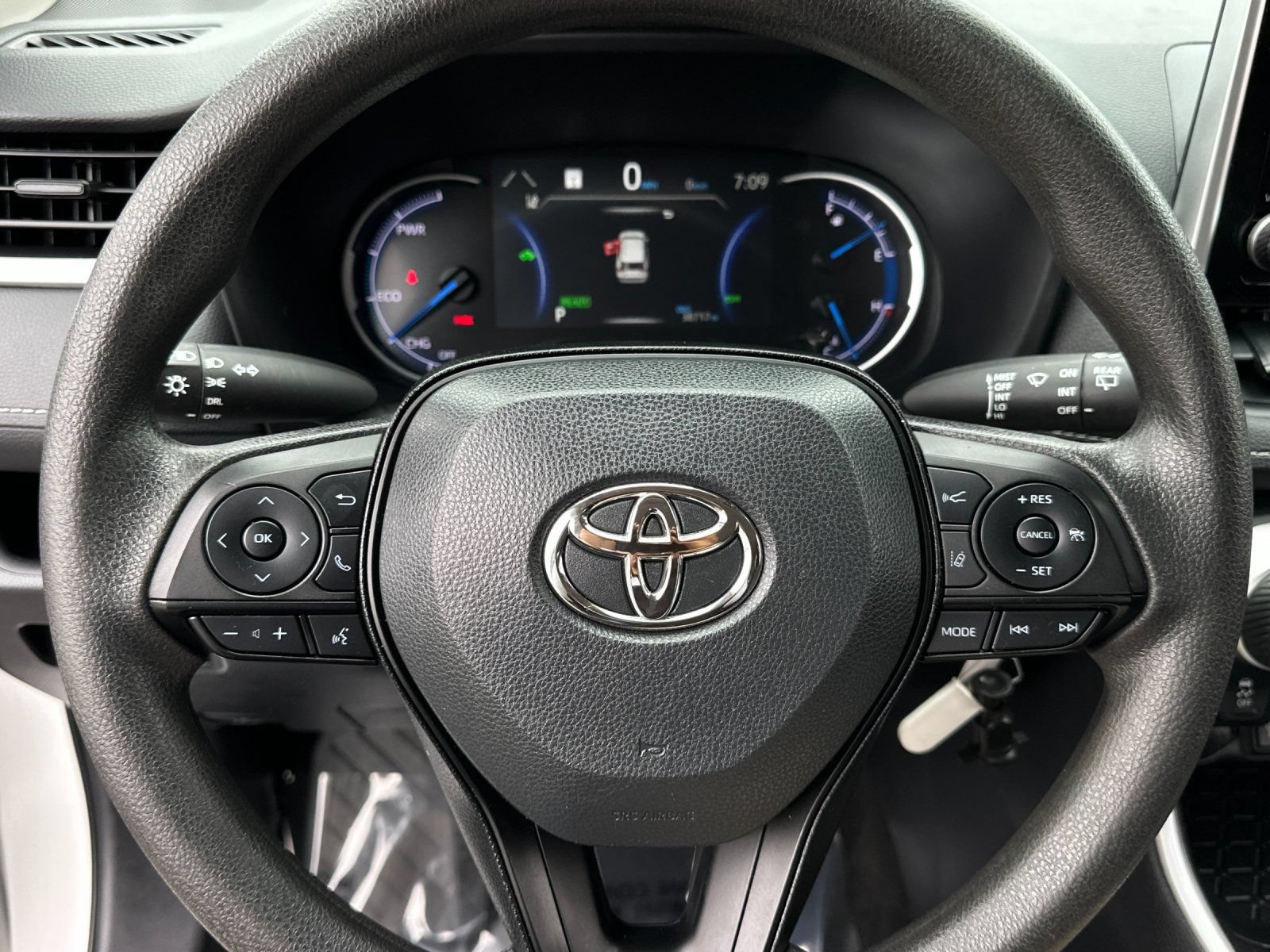 Used 2024 Toyota RAV4 LE AWD/4WD image 20