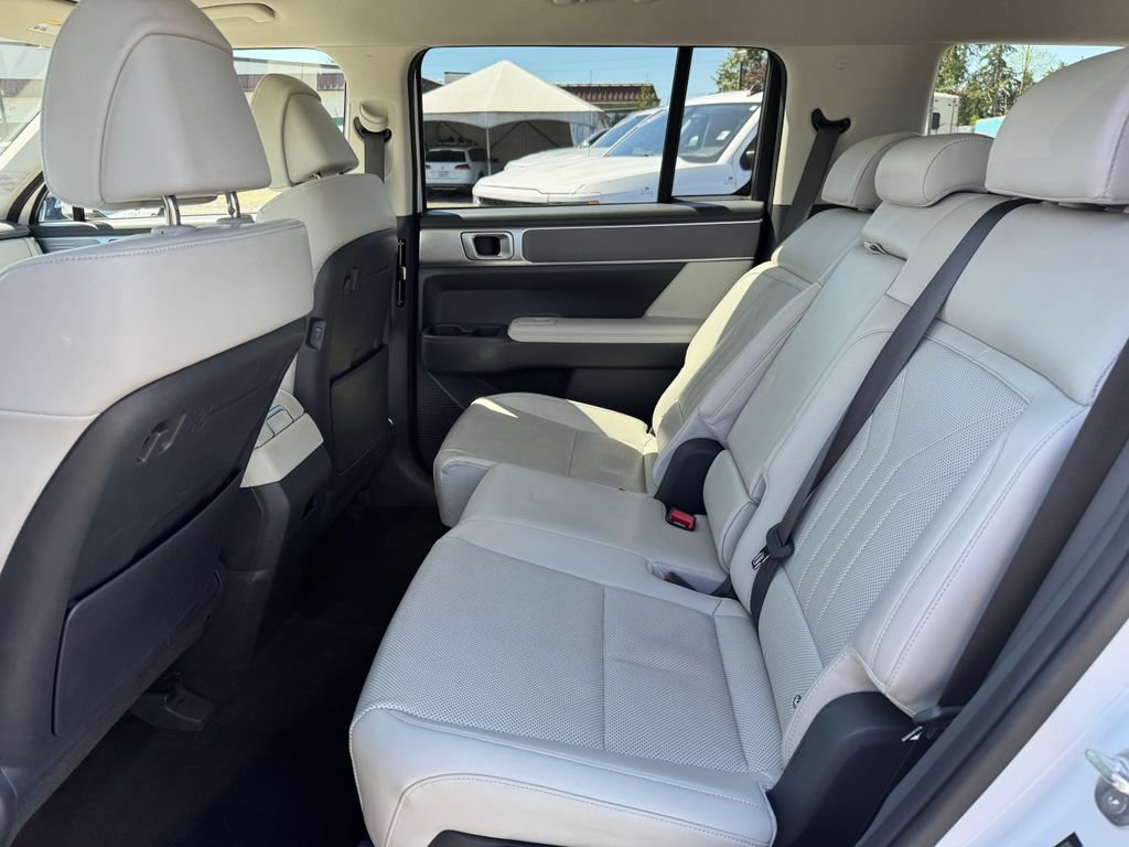 Used 2024 Hyundai Santa Fe SEL AWD/4WD image 16
