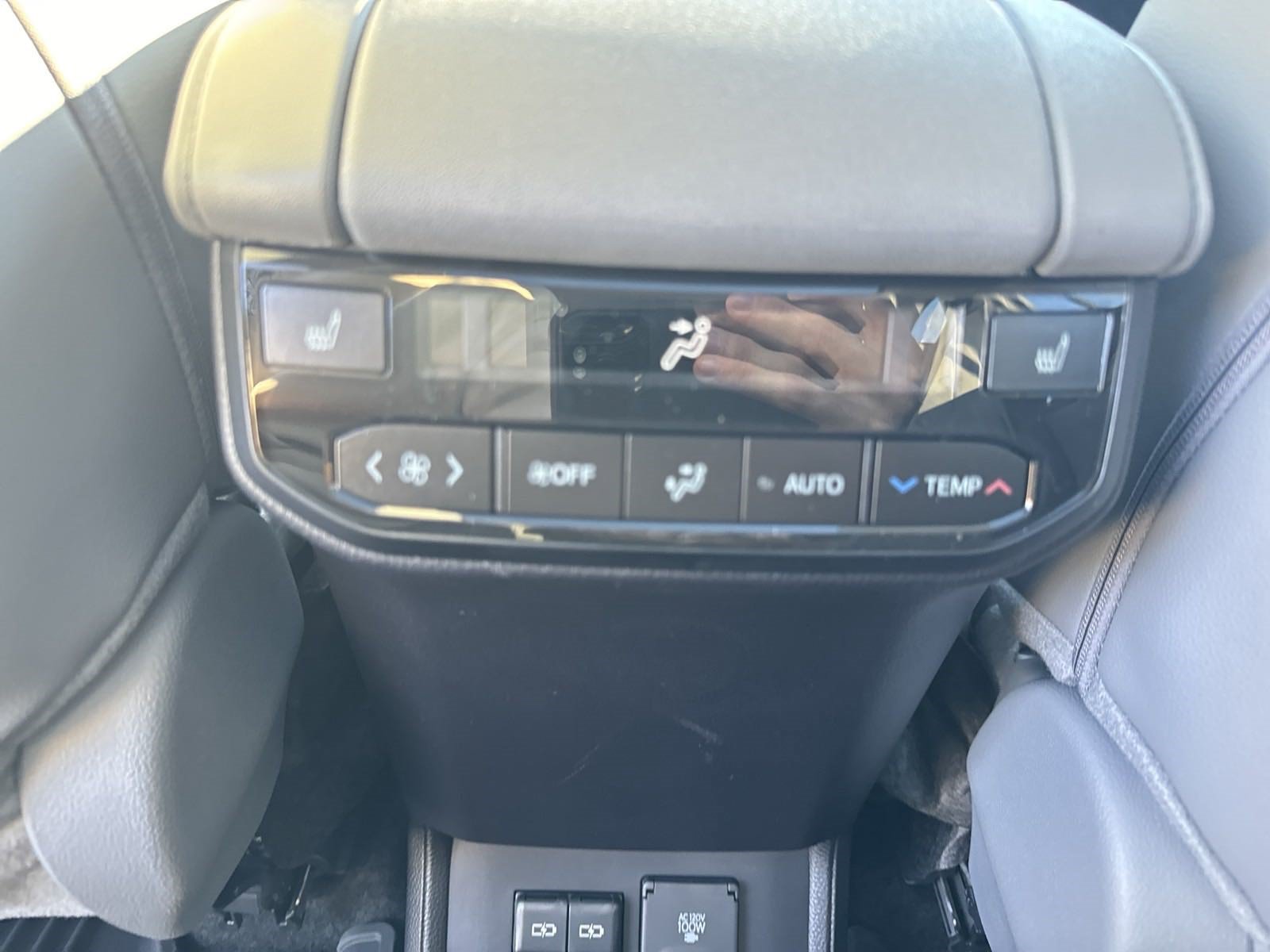 New 2025 Toyota Highlander Platinum AWD/4WD image 31