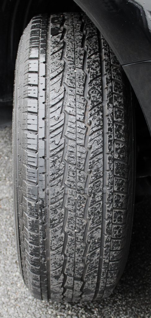 Certified 2024 Nissan Titan SV w/ SV Convenience Package image 14