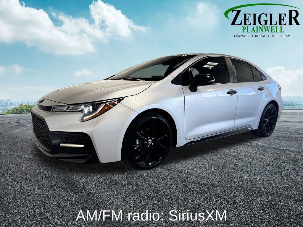 Used 2021 Toyota Corolla SE FWD image 2