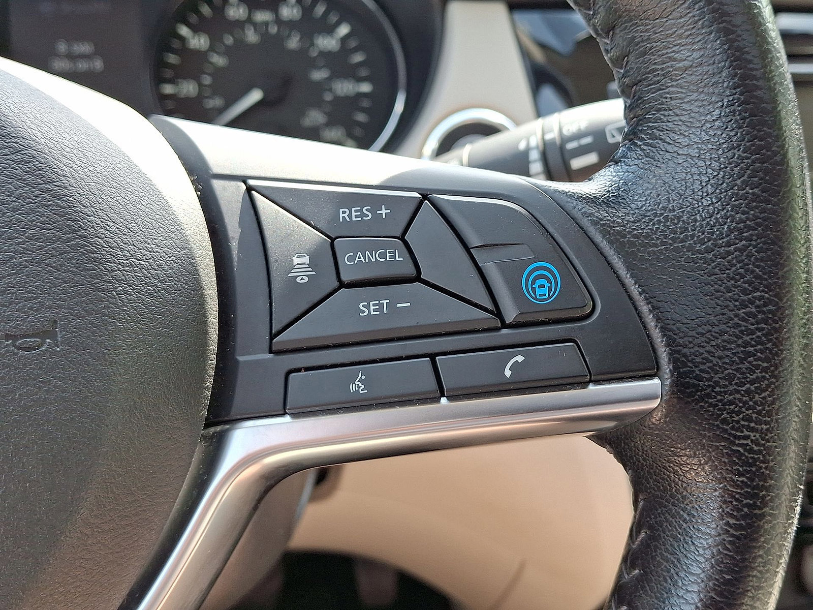 Used 2019 Nissan Rogue Sport SL w/ Premium Package AWD/4WD image 18