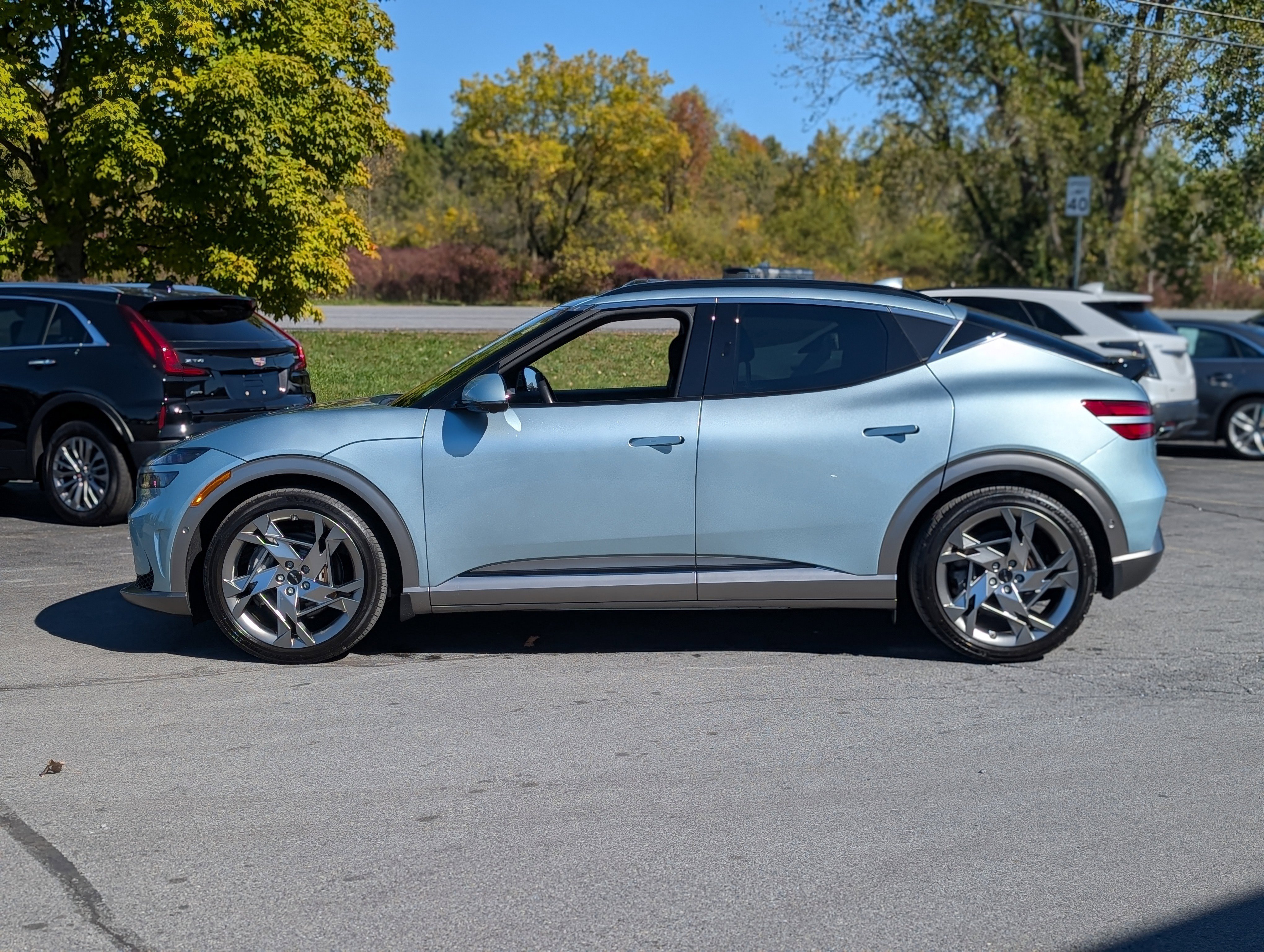 Used 2023 Genesis GV60 Performance image 9