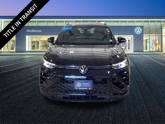 Used 2025 Volkswagen Tiguan SE R-Line AWD/4WD image 5