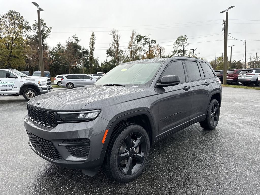 New 2025 Jeep Grand Cherokee Altitude image 7