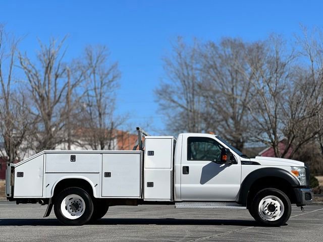 Used 2016 Ford F550 2WD Regular Cab Super Duty image 4