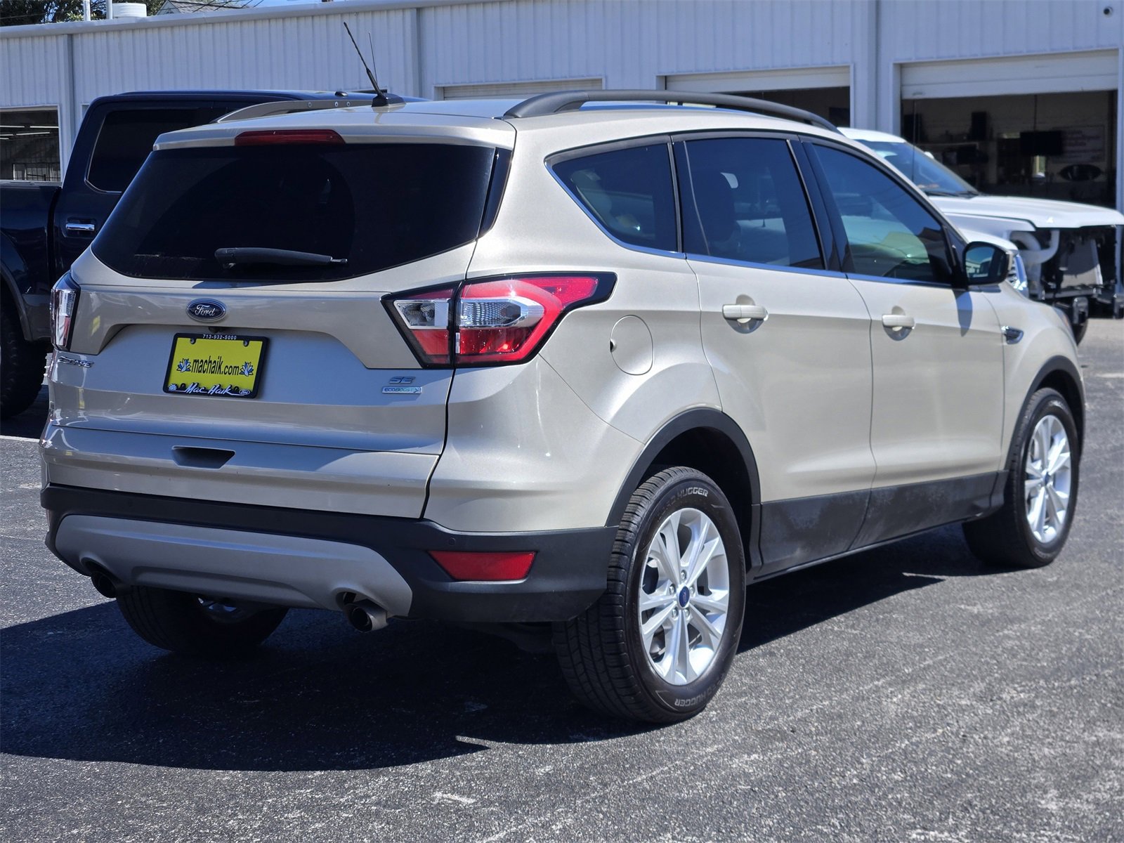 Used 2017 Ford Escape SE w/ Equipment Group 201A image 8