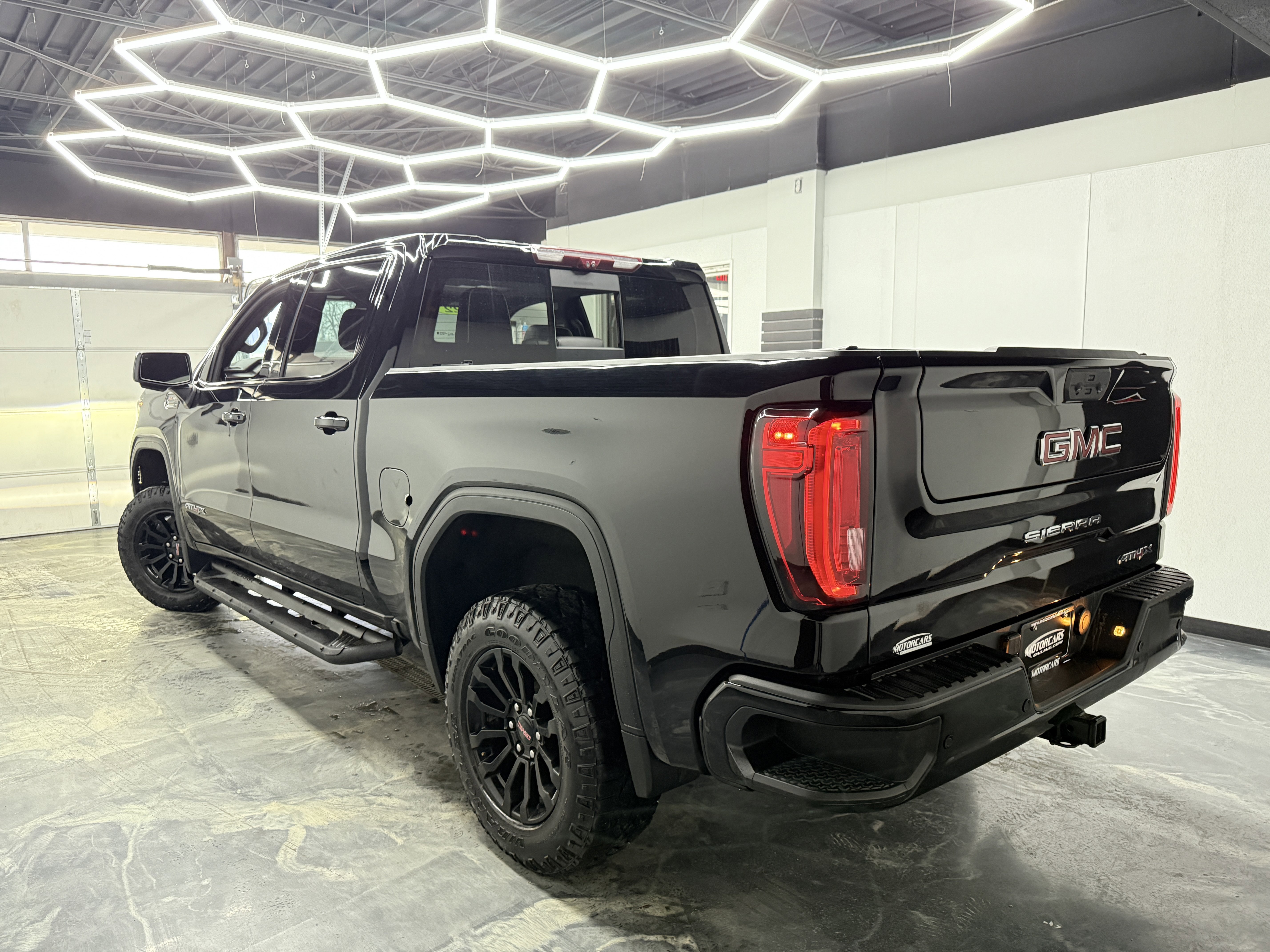 Used 2022 GMC Sierra 1500 AT4X image 3