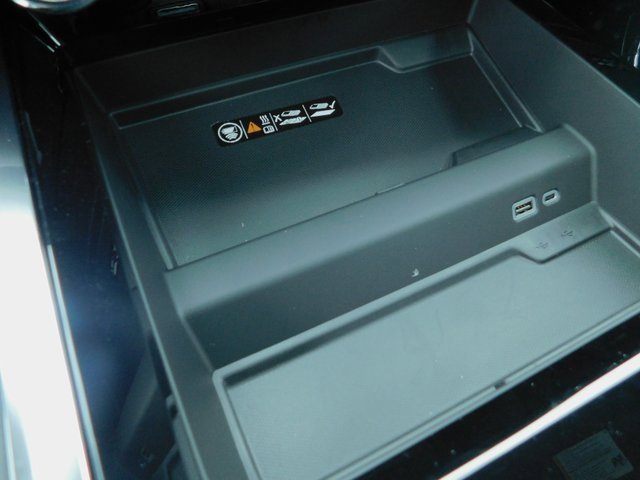 New 2026 Chevrolet Suburban High Country image 36