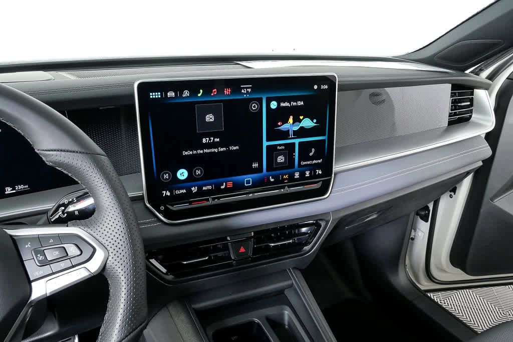 New 2026 Volkswagen Tiguan SE R-Line FWD image 13
