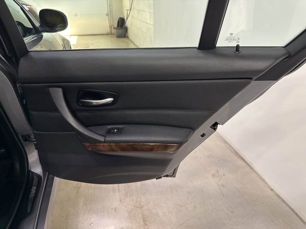 Used 2009 BMW 328i xDrive Sedan image 35