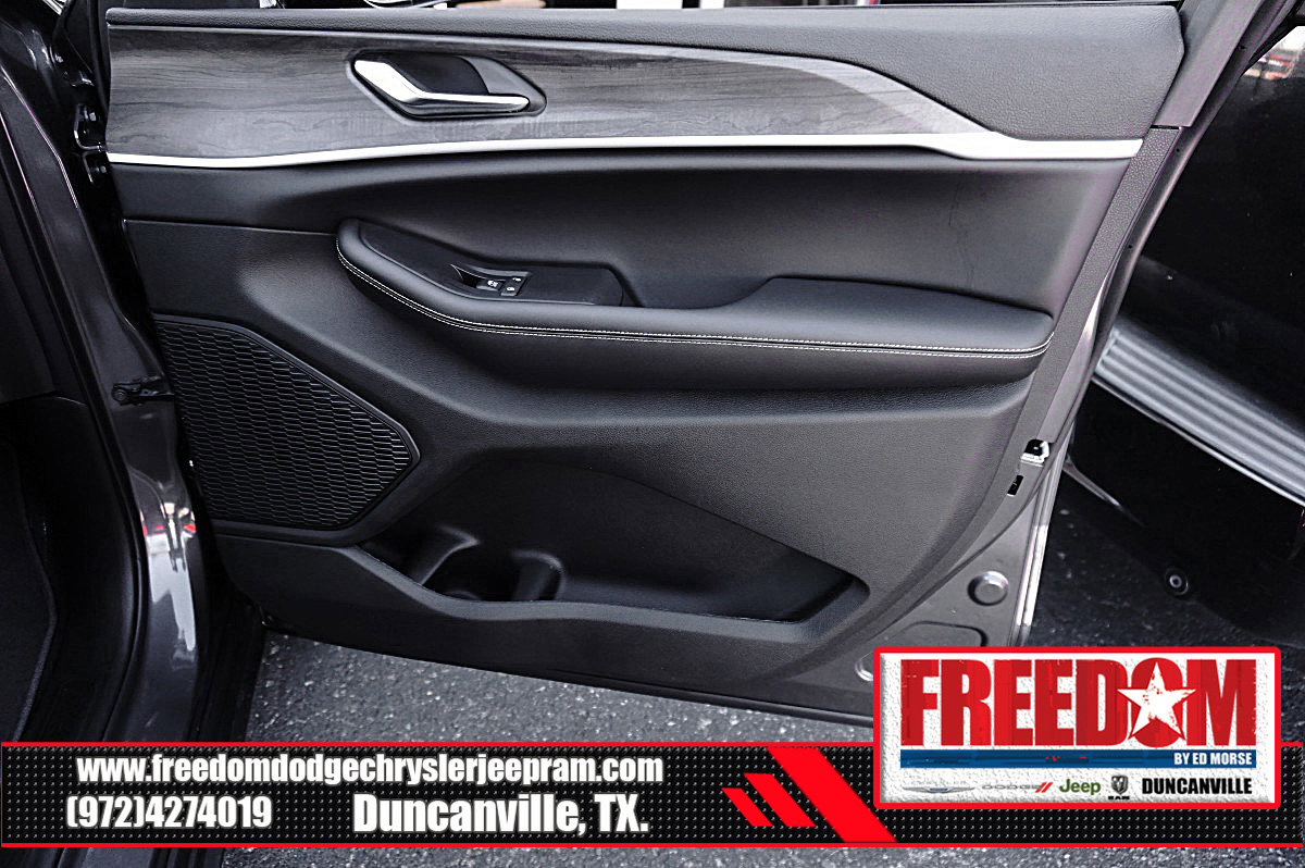 New 2025 Jeep Grand Cherokee L Limited w/ Black Appearance Package RWD image 41