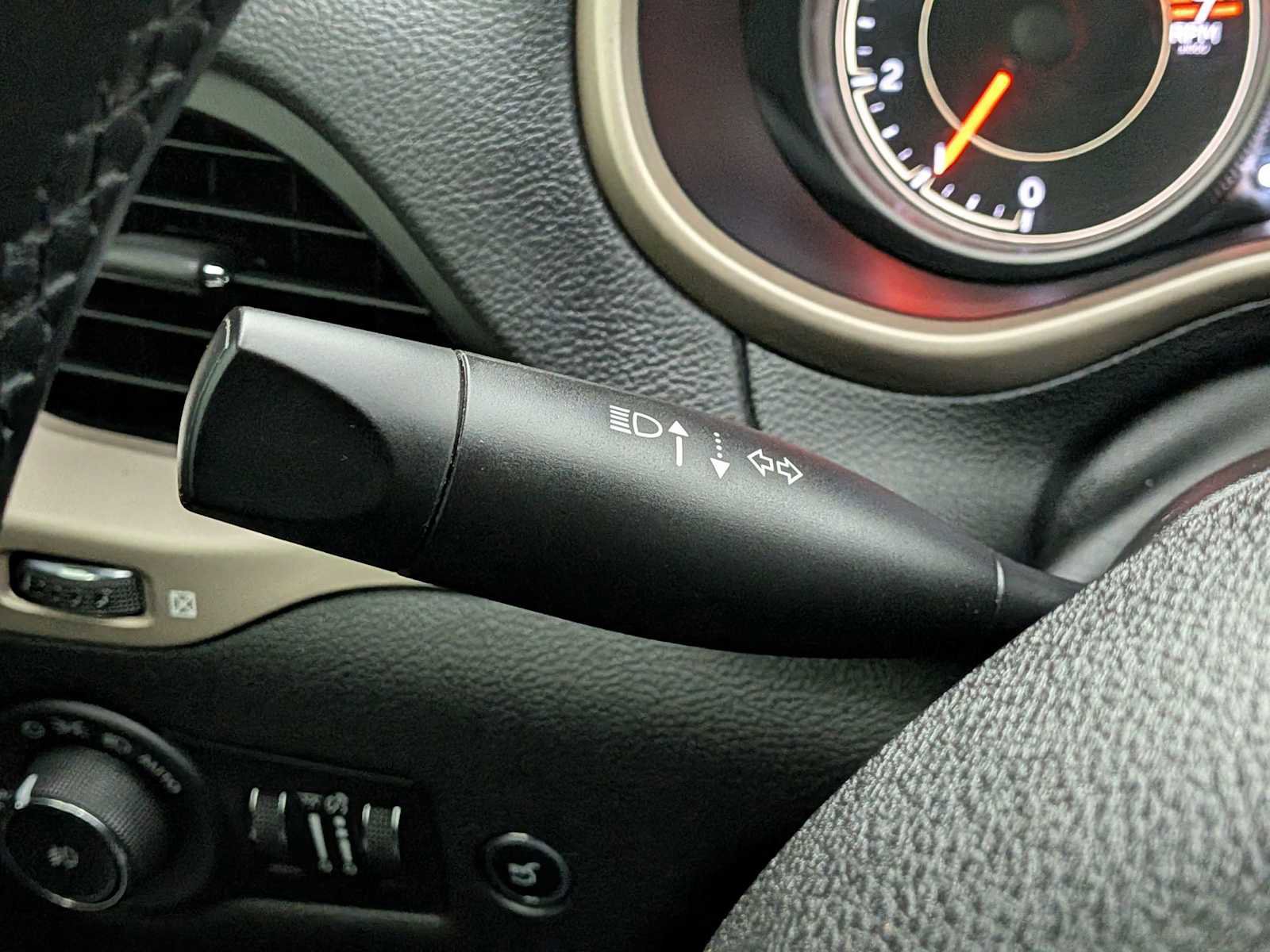 Used 2018 Jeep Cherokee Limited w/ Luxury Group image 27