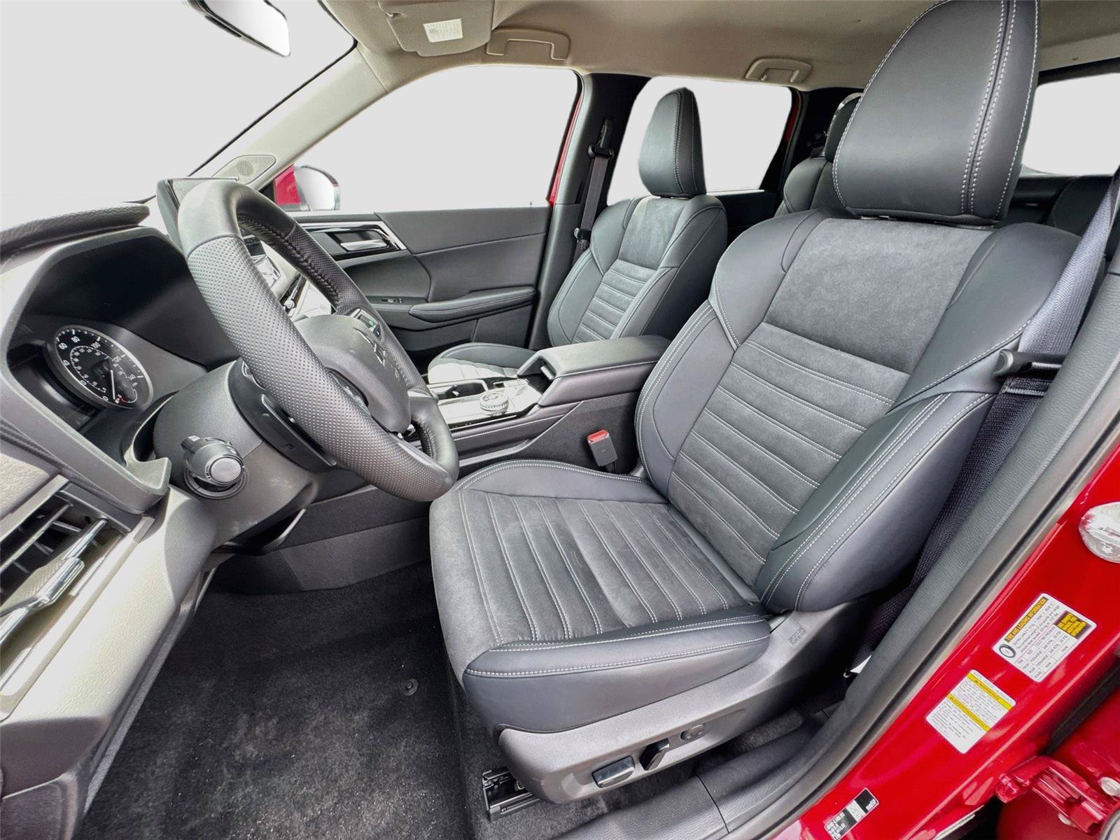 New 2026 Mitsubishi Outlander SE FWD image 9