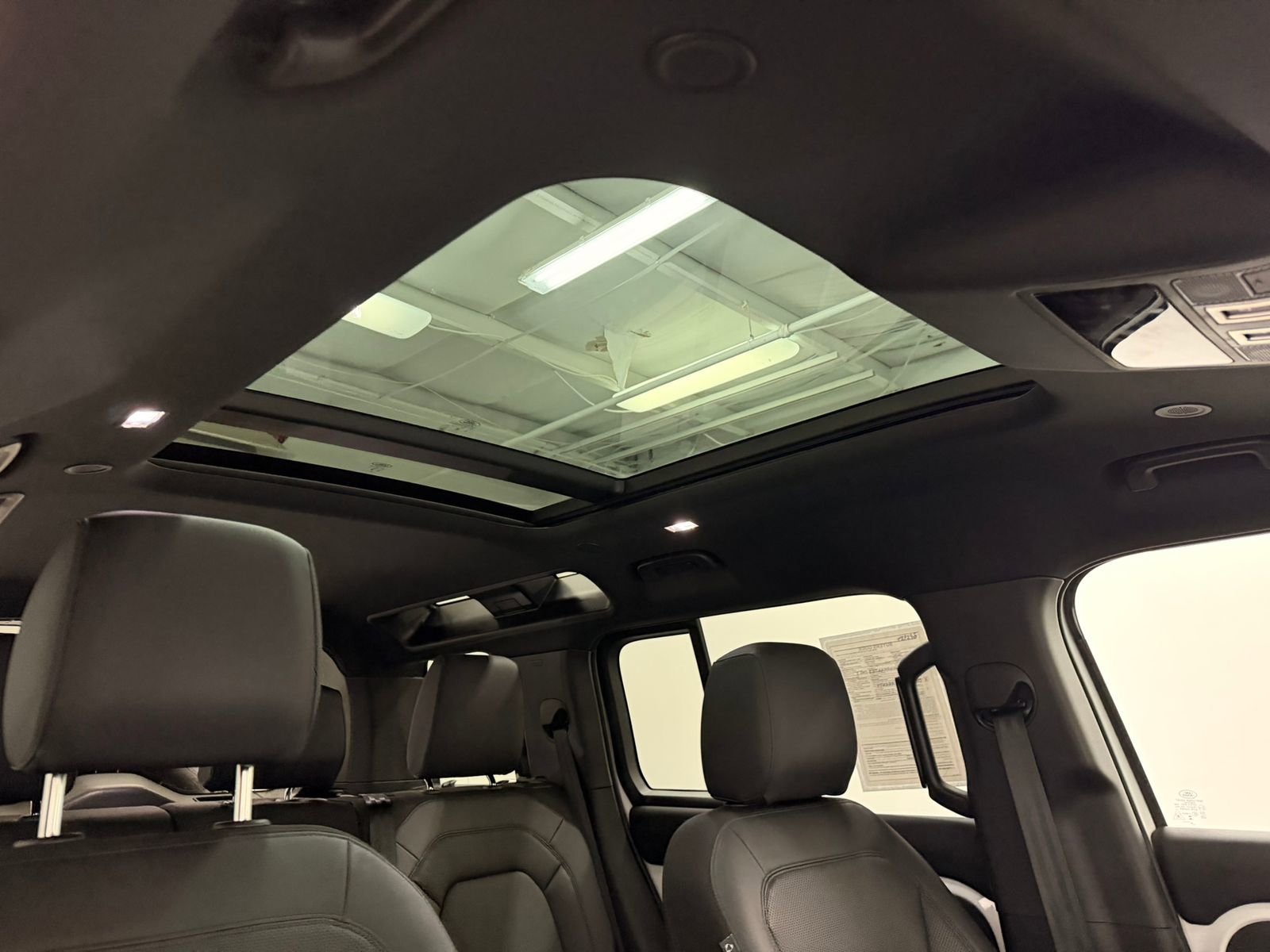 Used 2025 Land Rover Defender 110 S AWD/4WD image 12