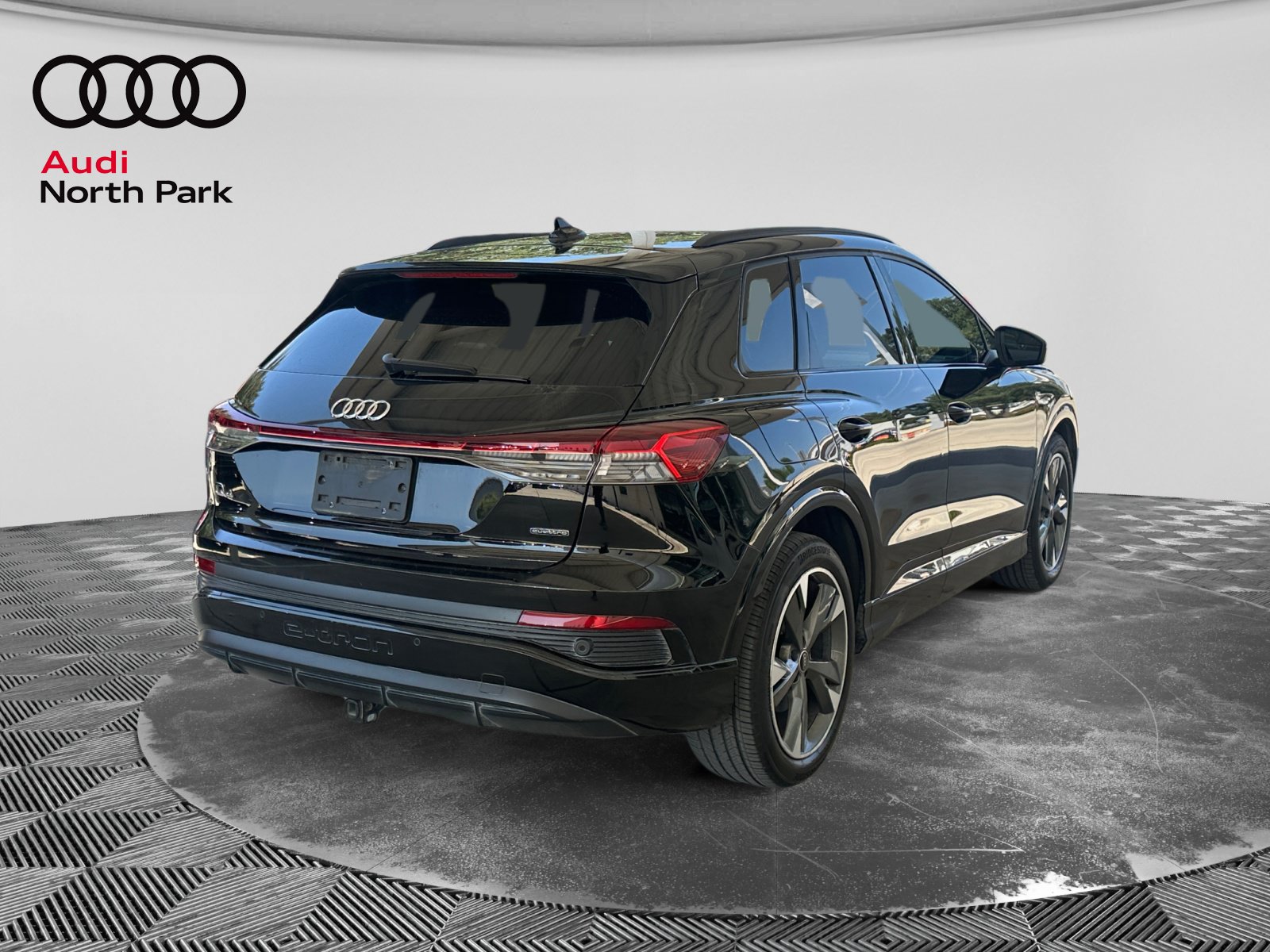 Used 2024 Audi Q4 e-tron Premium w/ Convenience Package AWD/4WD image 5