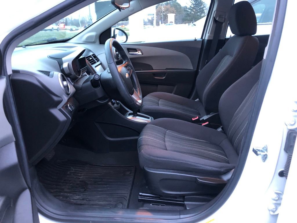 Used 2015 Chevrolet Sonic LT image 9