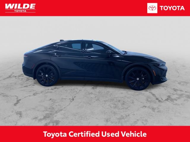 Certified 2025 Toyota Crown Nightshade AWD/4WD image 2