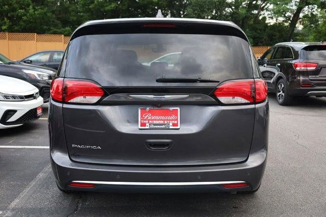 Used 2019 Chrysler Pacifica Touring Plus w/ Tire & Wheel Group FWD image 6