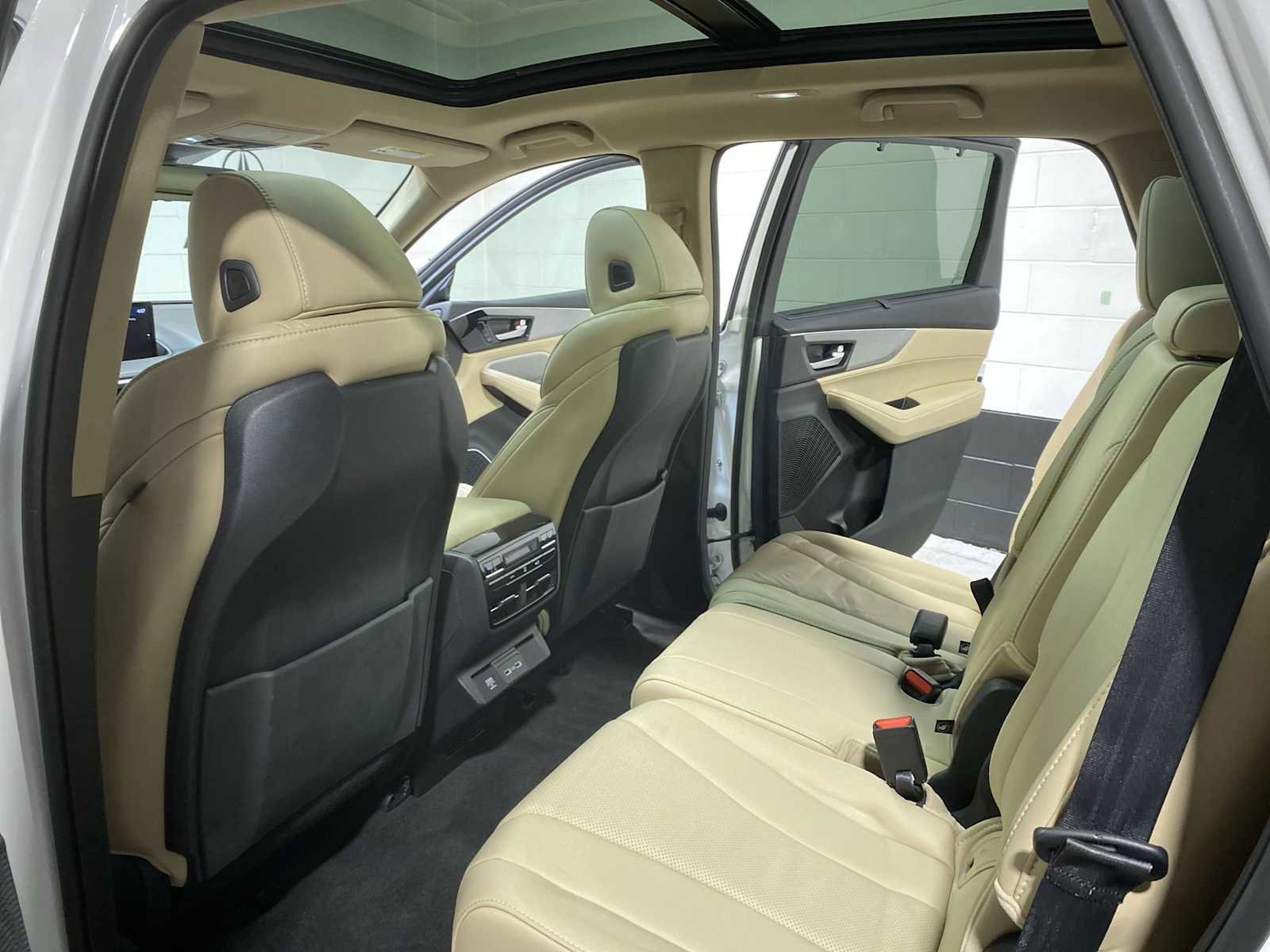 Certified 2023 Acura MDX SH-AWD w/ Technology Package image 12