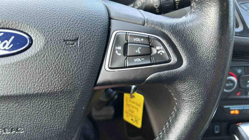 Used 2018 Ford Escape SEL image 24