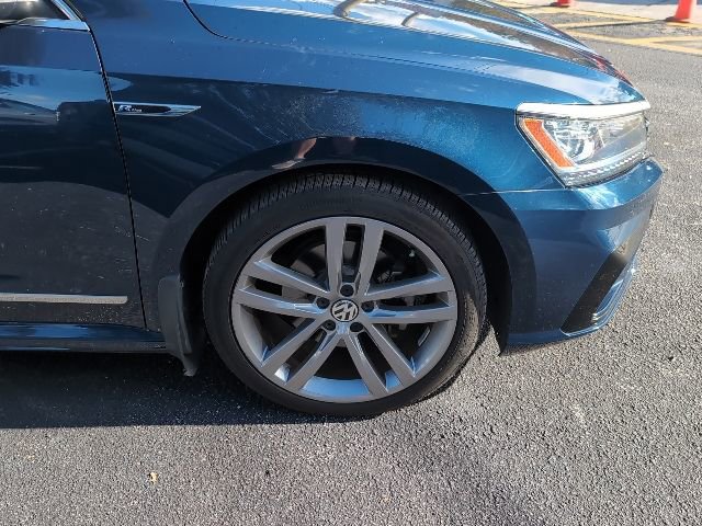 Used 2019 Volkswagen Passat 2.0T SE R-Line image 29