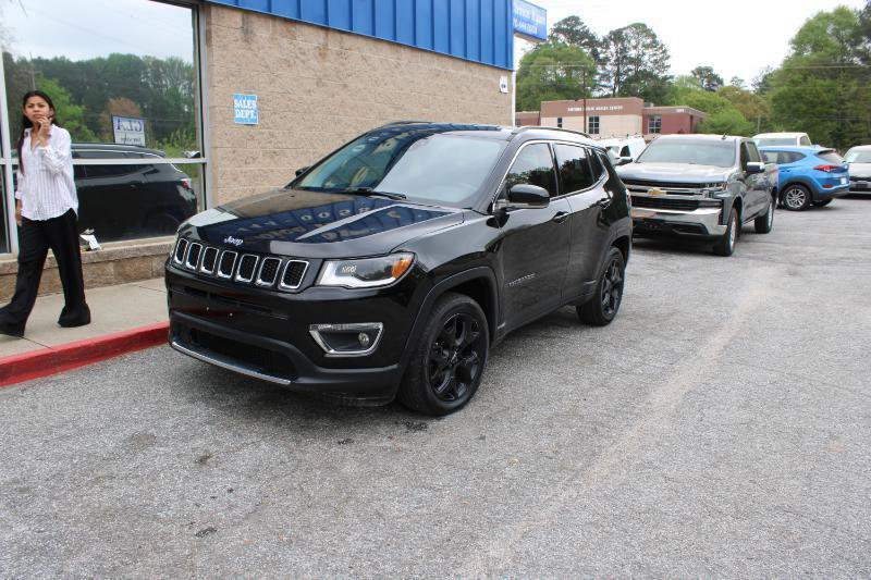 Used 2018 Jeep Compass Limited w/ Navigation Group AWD/4WD image 3