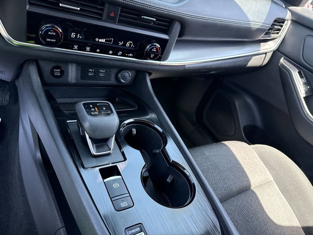 Used 2025 Nissan Rogue SV image 19