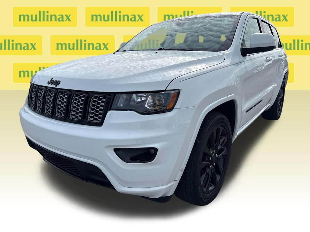 Used 2020 Jeep Grand Cherokee Altitude RWD image 10