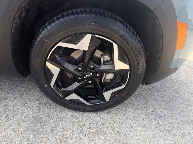 Used 2024 Kia Seltos EX FWD image 9