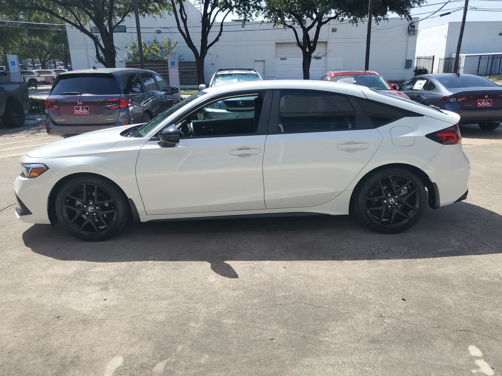 Used 2023 Honda Civic Sport image 11