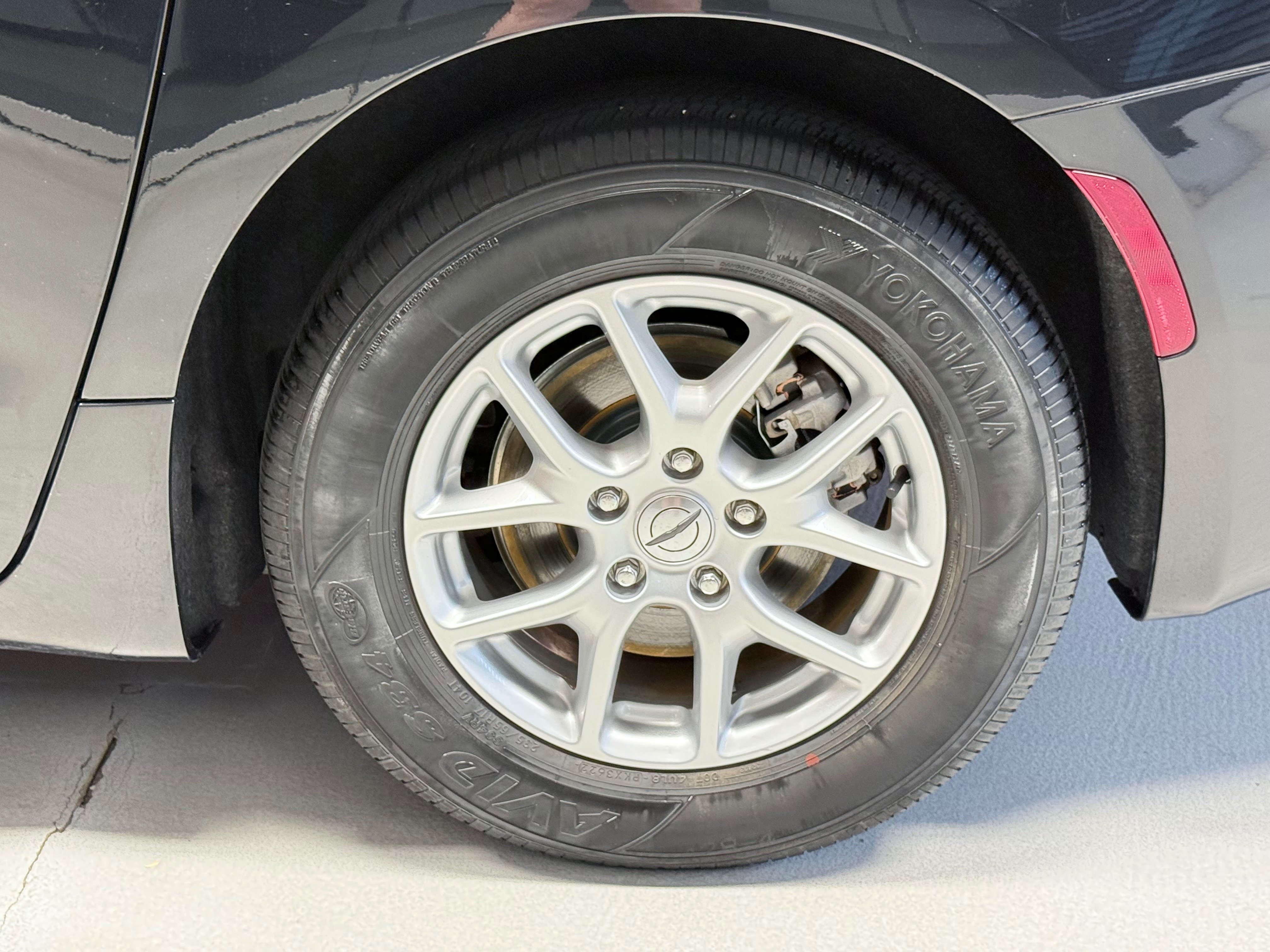 Used 2023 Chrysler Voyager LX FWD image 3