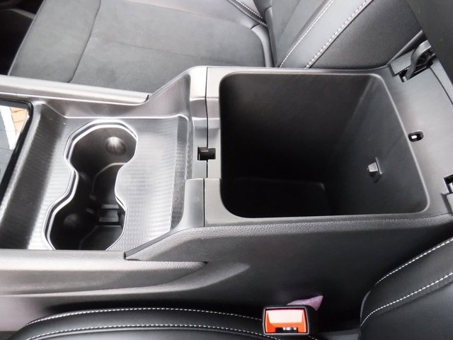 New 2025 Jeep Grand Cherokee Altitude image 16