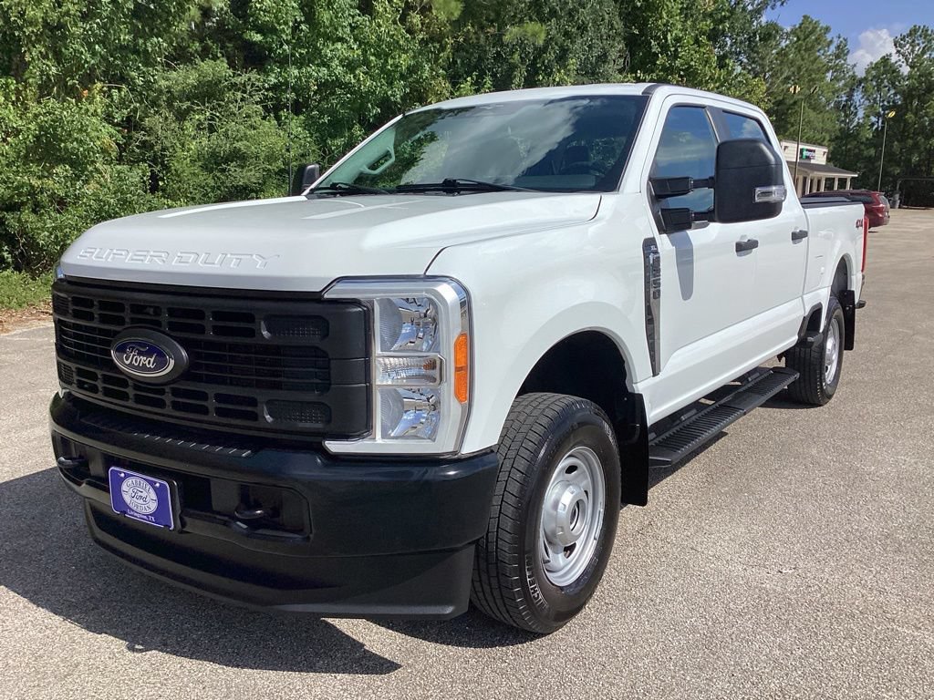 Used 2023 Ford F250 XL AWD/4WD image 3