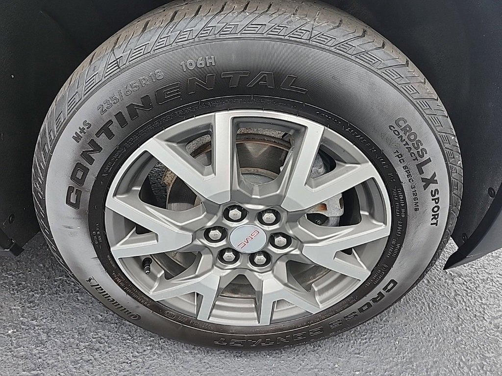 Certified 2023 GMC Acadia SLE w/ LPO, Floor Liner Package image 10