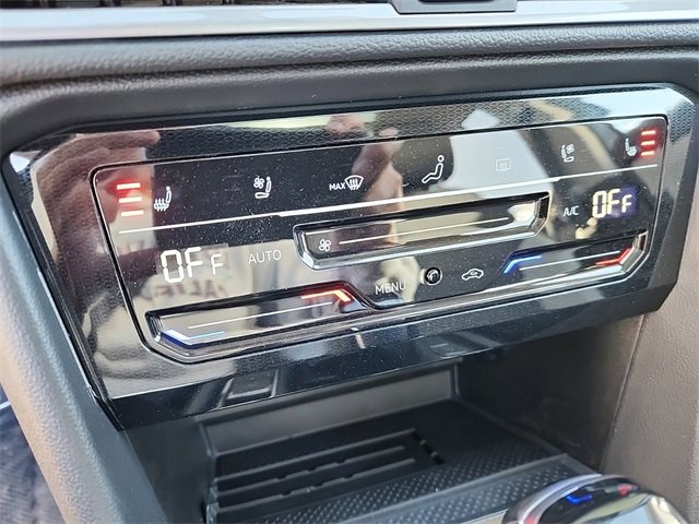 New 2025 Volkswagen Taos SEL image 14